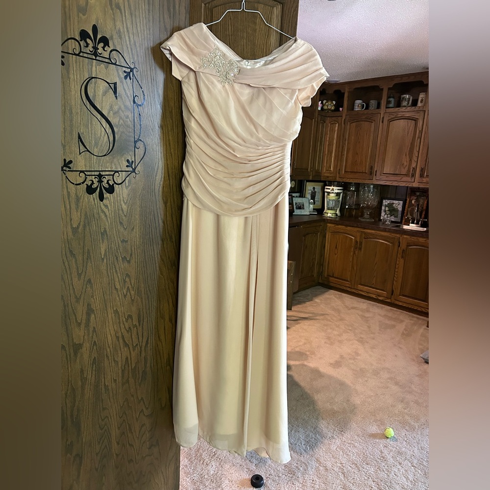 US Size 10 chiffon champagne color Mother of the Bride/Groom dress